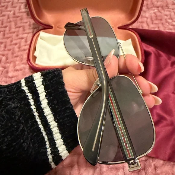Gucci Black Metal Aviator Sunglasses - Picture 3 of 4